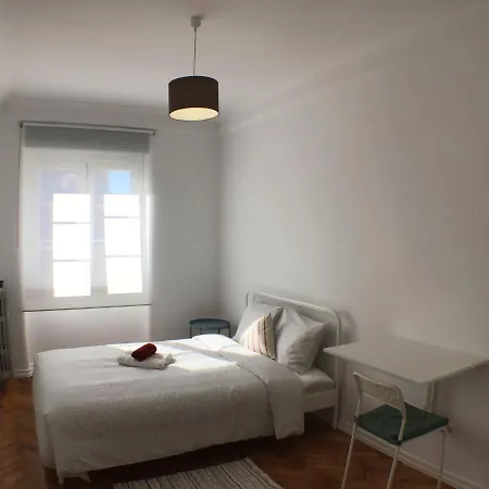 City Center Homestay Cozy And Sunny Privatunterkunft